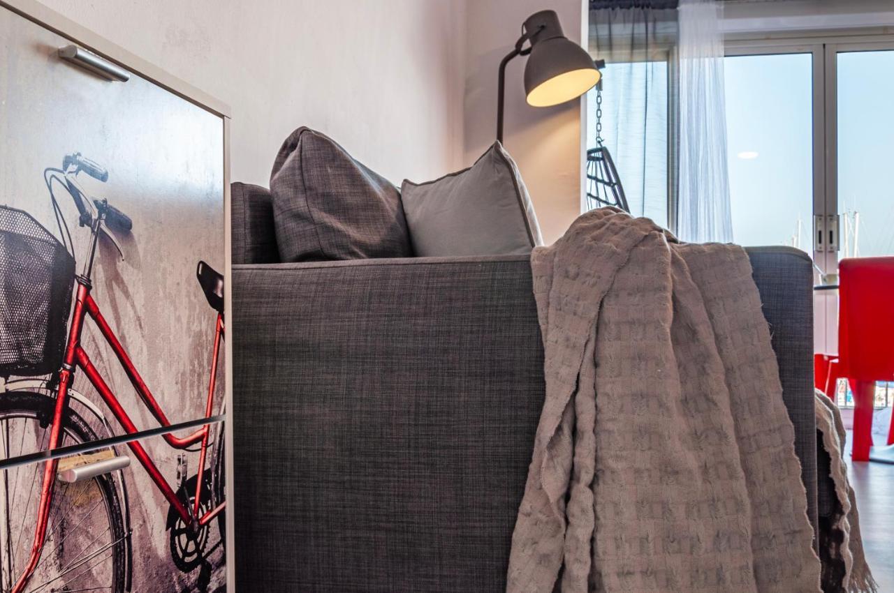 Estudio En 1ª Linea Con Vistas Al Puerto Deportivo By Insidehome Empuriabrava Esterno foto